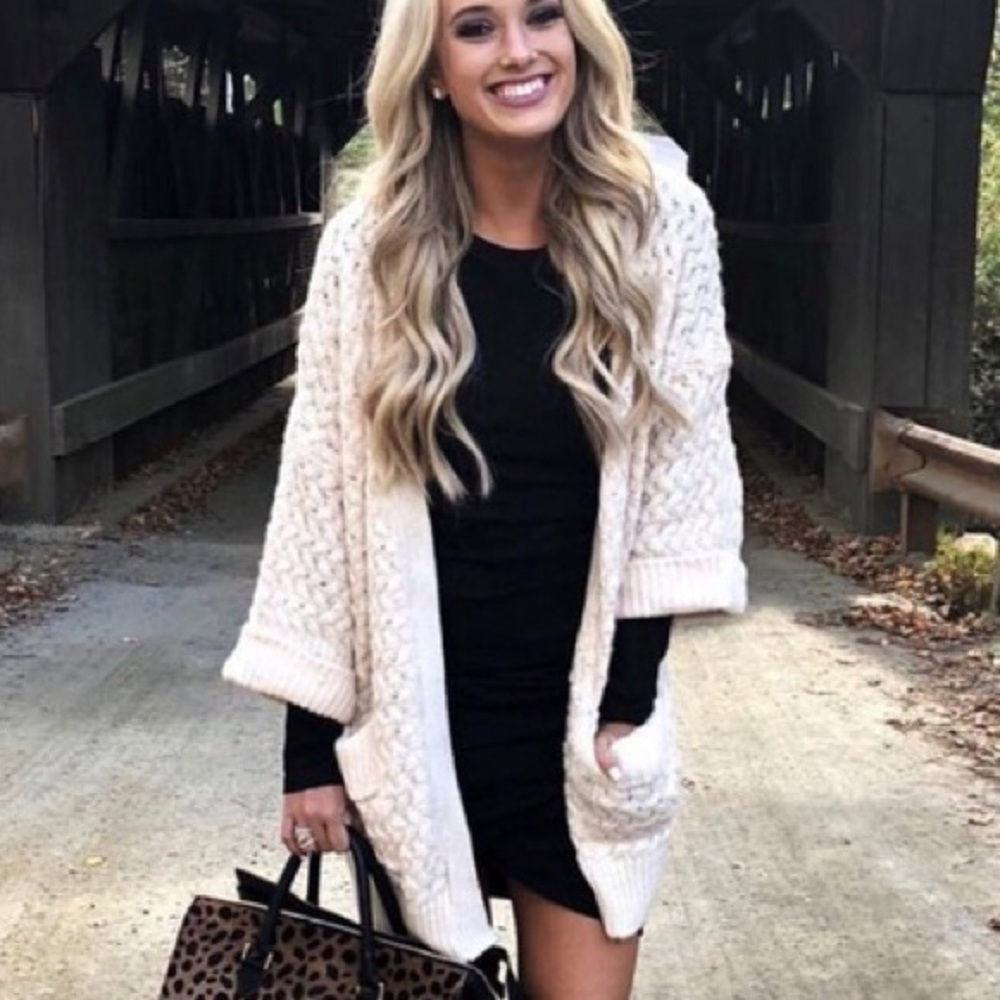 Goodnight Macaroon Lidia Tan Chunky Cardigan